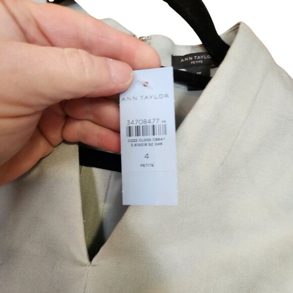Ann Taylor Petite Light Gray Sleeveless Belted Sheath Dress Size 4P NWT - Picture 4 of 4